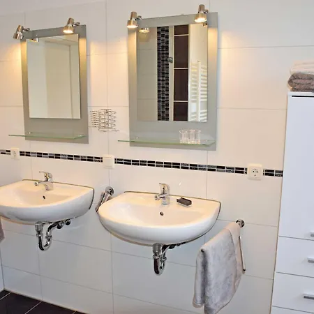 Falkenhagen Mit Garten * Pachthof